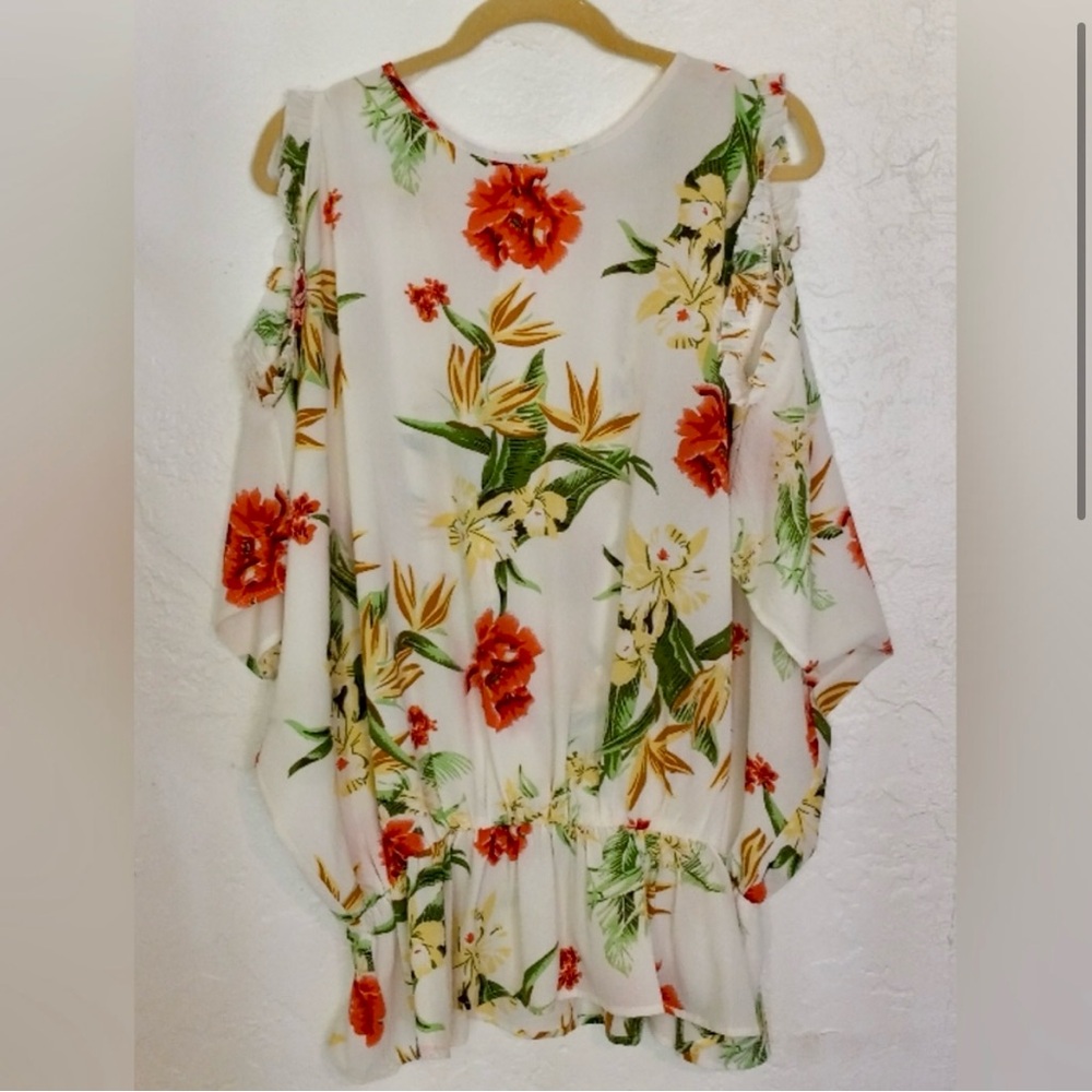 Easel | Ivory Floral Open Back Peplum Blouse